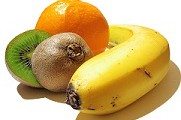 Kiwi, naranja y plátano.