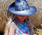 Niña rubia en verano.